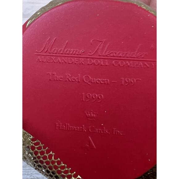 Hallmark 1999 Red Queen Ornament Madame Alexander Series 4 Alice in Wonderland - Picture 7 of 11